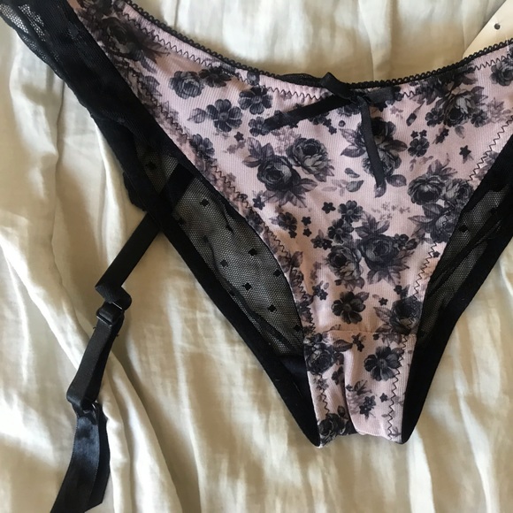 NWT - Rene Rofe Lingerie Set - Picture 5 of 7